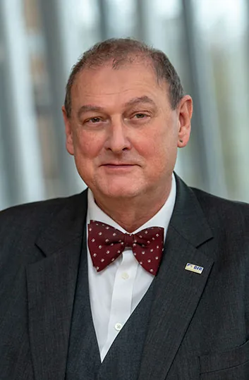 Porträt Prof. Dr. Dr. Andreas Hensel, Präsident, Bundesinstitut für Risikobewertung, Berlin